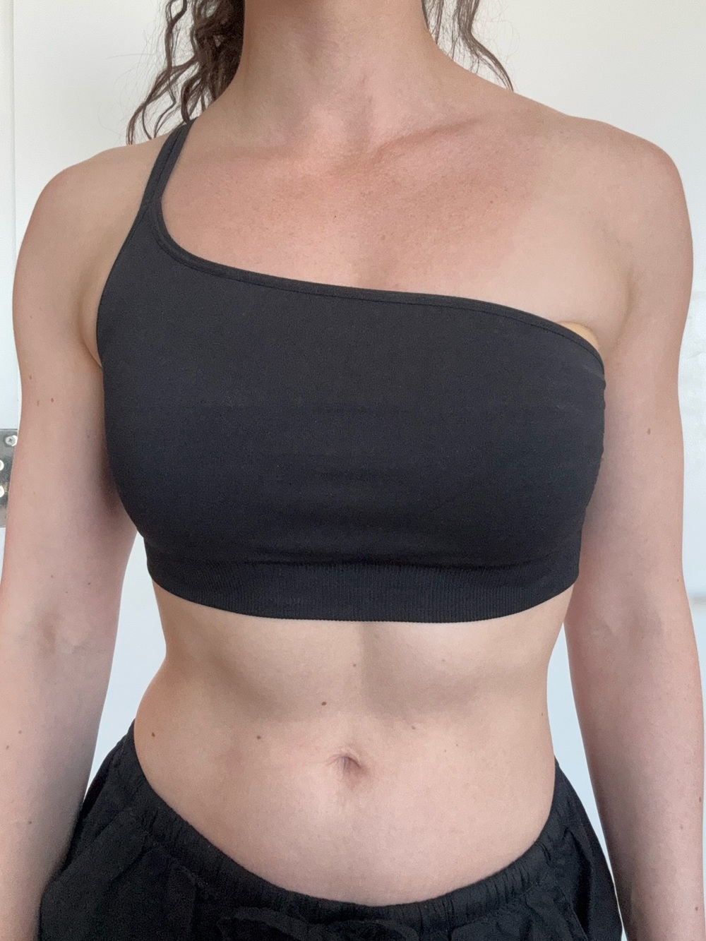 Aerie Black Asymmetrical Sports Bra Yoga Pilates Low Impact One-Shoulder Medium